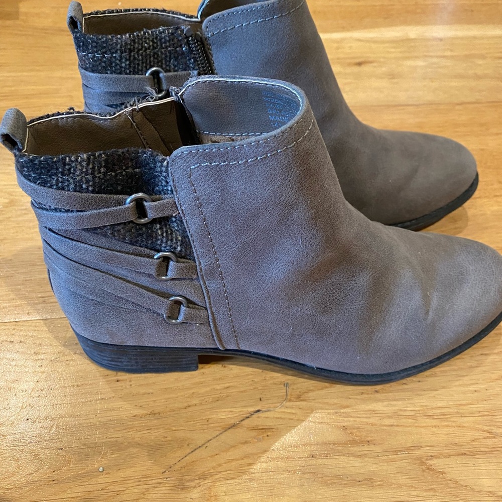 White mountain boots size 7.5